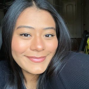 Meet your Posher, Cynthia